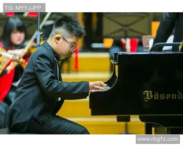 楚阿梅尼的足球之路:从青涩少年到世界舞台的璀璨明星 楚阿梅尼的足球之路:从青涩少年到世界舞台的璀璨明星